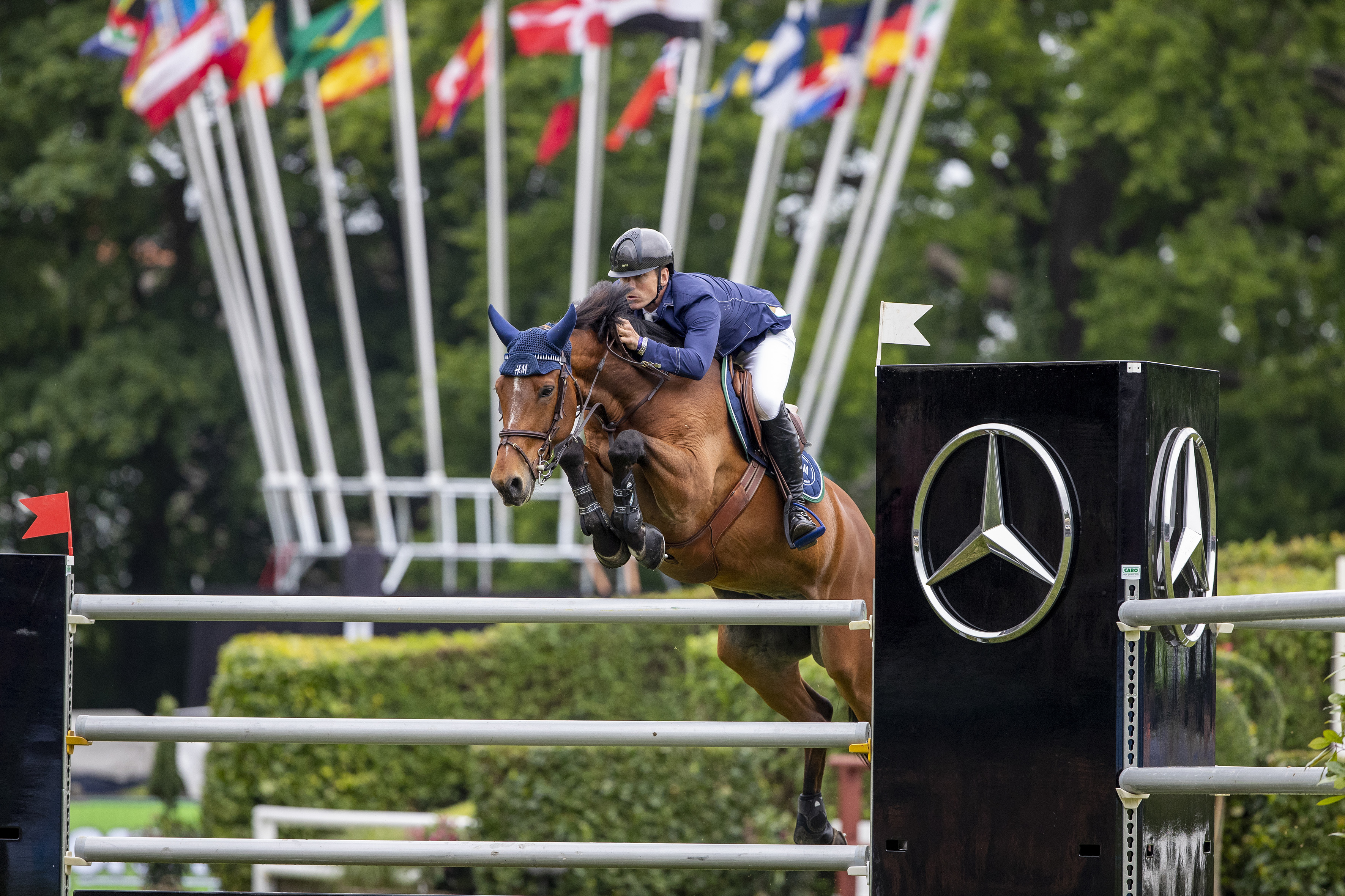 Der Europameister Fahrt Und Reitet Allen Davon Peder Fredricson Gewinnt Mercedes Benz Championat Von Hamburg Reitturniere De News Ergebnisse Turnierkalender Ranglisten