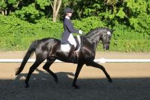 Foto: Anna-Lisa Stotmeister und Best of Bond siegen in der ersten S-Dressur von Konstanz. - Fotograf: © D. Matthaes