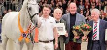 Foto: Als Eurocommerce Berlin in Den Bosch die höchste züchterische Auszeichnung „keur“ verliehen bekam. 2.v.l.: Josef Unkelbach, 3. v.l.: Elmar Pollmann-Schweckhorst - Fotograf: Privat