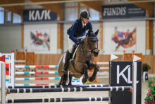 Foto: Benedikt Raab sichert sich im Finale des Bundesnachwuchschampionats Rang vier - Fotograf: © Equitaris