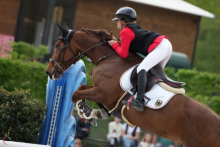 Foto: Bellaluna Resnick im Sattel ihrer Stute Big Centaire - Fotograf: © privat