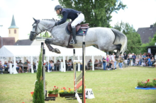 Foto: Manuel Back bei seinem Siegesritt in Spöck - Fotograf: © Mimi Jaufmann