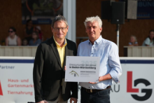 Foto: Frank Reutter überreichte die Ehrung an Thomas Casper - Fotograf: D. Matthaes Foto: Frank Reutter überreichte die Ehrung an Thomas Casper - Fotograf: D. Matthaes