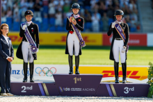 Foto: Die Medaillengewinner im Grand Prix Special bei den Weltmeisterschaften in Aachen: Cathrine Laudrup-Dufour, Charlotte Fry und Katharina Hemmer (v.l.n.r.) - Fotograf: © Lafrentz