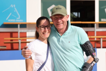 Foto: Mario Walter mit seiner Frau Madeleine und lädiertem Arm - Fotograf: © D. Matthaes Foto: Mario Walter mit seiner Frau Madeleine und lädiertem Arm - Fotograf: © D. Matthaes