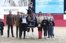 Foto: Sophie-Luise Layer und Zaara siegen im Finale des Nürnberger Burg-Pokals - Fotograf: © D. Matthaes