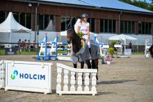 Foto: Janine Rijkens und Mattie gewannen den in Memoriam an Breido Graf zu Rantzau ausgetragenen und von Holcim unterstützten Großen Preis von Breitenburg über 1,45 Meter - Fotograf: RathmannVerlag/Lena Magens Foto: Janine Rijkens und Mattie gewannen den in Memoriam an Breido Graf zu Rantzau ausgetragenen und von Holcim unterstützten Großen Preis von Breitenburg über 1,45 Meter - Fotograf: RathmannVerlag/Lena Magens