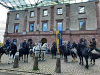 Foto: Beste Sternritt-Stimmung vor dem Jagdschloss - Fotograf: Monika Lotz Foto: Beste Sternritt-Stimmung vor dem Jagdschloss - Fotograf: Monika Lotz