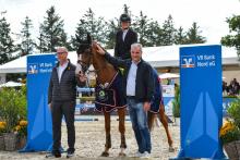 Foto: Linn Hamann und ihr Holsteiner Wallach Cool Fox gewannen im vergangenen Jahr den Großen Preis der VR Bank Nord eG in Hörup - Fotograf: RathmannVerlag/Malina Blunck