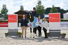 Foto: Friederike Maas und Ben Benicio im Preis der Sparkasse Ostprignitz-Ruppin beim Neustädter Pferdesommer 2025 - Fotograf: Björn Schröder