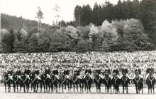 Foto: Die große Dressurquadrille anlässlich der Hengstparaden 1971 - Fotograf: Archiv Marbach Foto: Die große Dressurquadrille anlässlich der Hengstparaden 1971 - Fotograf: Archiv Marbach