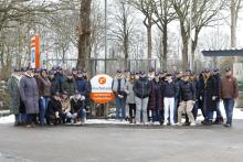 Foto: Das Team der Röschmann Landhandel GmbH lud die Finalisten der Röschmann TEAM TROPHY nach Hadenfeld ein. Dort erwartete die Teilnehmer ein Mentalcoaching zur Vorbereitung auf das große Saisonfinale bei den VR CLASSICS in Neumünster sowie eine Betriebsführung über das Gelände des Traditionsunternehmens - Fotograf: Tina Siebenhaar