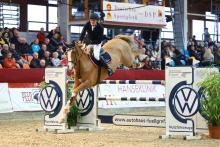 Foto: Hilmar Meyer und Orion ter Doorn holten sich gleich zum Auftakt zwei Siege beim CSI Neustadt-Dosse 2025. Jetzt kommt der Niedersachse mit Pferden und Schülern auch zur 24. Turnierauflage in die Graf von Lindenau-Halle - Fotograf: B. Placzek