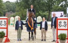 Foto: Sieger im Championat der sechs- und siebenjährigen Trakehner Springpferde präsentiert von der Dr. Ingo Breymann Stiftung wurde der Dreiviertel-Blüter Fly High v. Asagao xx-Askar AA mit Andreas Ostholt. - Fotograf: Wiecha Foto: Sieger im Championat der sechs- und siebenjährigen Trakehner Springpferde präsentiert von der Dr. Ingo Breymann Stiftung wurde der Dreiviertel-Blüter Fly High v. Asagao xx-Askar AA mit Andreas Ostholt. - Fotograf: Wiecha