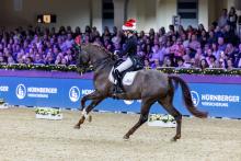 Foto: Sie tanzten im Siegerpreis des NÜRNBERGER Burg-Pokal`s in Frankfurt auf Platz eins - Vaida-Girl OLD und Bianca Nowag-Aulenbrock - Fotograf: Stefan Lafrentz