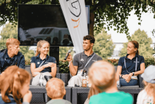 Foto: Marcus Ehning, Sophie Hinners, Bela Lehnen und Regine Mispelkamp stellten sich den Fragen von neugierigen Kinder-Reportern - Fotograf: A. Casson Foto: Marcus Ehning, Sophie Hinners, Bela Lehnen und Regine Mispelkamp stellten sich den Fragen von neugierigen Kinder-Reportern - Fotograf: A. Casson