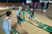 Foto: Im Rahmen der Aktionswoche zu "Vielfalt Pferd" besuchten Kinder auch den Bundesstützpunkt. - Fotograf: (c) Pferdesport Deutschland/Borchardt Foto: Im Rahmen der Aktionswoche zu "Vielfalt Pferd" besuchten Kinder auch den Bundesstützpunkt. - Fotograf: (c) Pferdesport Deutschland/Borchardt