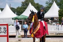 Foto: Ein Höhepunkt der Trakehner Bundesturniere sind die Equitop-Myoplast-Reitpferdechampionate. Im vergangenen Jahr konnte sich Sarah König mit Taormina v. Imperio Titel und Schärpe sichern - Fotograf: Büttner