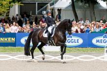 Foto: Meggle Group GmbH präsentiert den FEI Dressage Nations Cup am Freitag, 3. Juli ab 16:15 Uhr - Fotograf: © Stefan Lafrentz Foto: Meggle Group GmbH präsentiert den FEI Dressage Nations Cup am Freitag, 3. Juli ab 16:15 Uhr - Fotograf: © Stefan Lafrentz