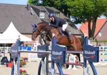 Foto: Schnappte sich 2025 mit Ogano den Sieg im Großen Preis des Hetzel Spring Masters: Johannes Ehning aus Stadtlohn - Fotograf: Th. Hartwig