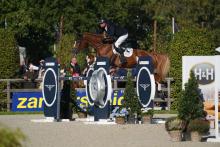Foto: Walter Lelie mit Qalista DN: Sieger in der 2. Qualifikation der sechsjährigen Springpferde - Fotograf: Sportfot Foto: Walter Lelie mit Qalista DN: Sieger in der 2. Qualifikation der sechsjährigen Springpferde - Fotograf: Sportfot