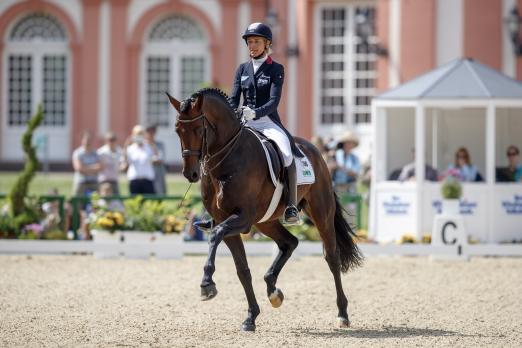 Foto: Franziskus sichert sich unter Ingrid Klimke den Sieg bei der Louisdor-Preis-Finale - Fotograf: Sportfotos-Lafrentz.de