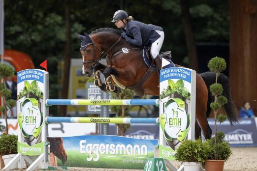 Foto: Paulina Krell (Telgte) mit Eternity entschieden das Finale im Eggersmann Junior Cup für sich - Fotograf: Sportfotos-Lafrentz