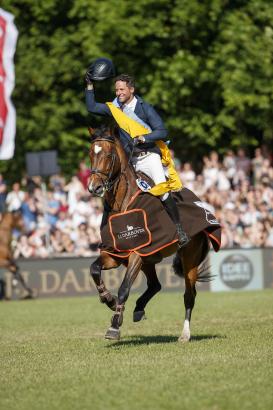 Foto: Pato Muente (ARG) gewann mit Zera das Deutsche Spring-Derby 2017 - Fotograf: Sportfotos-Lafrentz.de