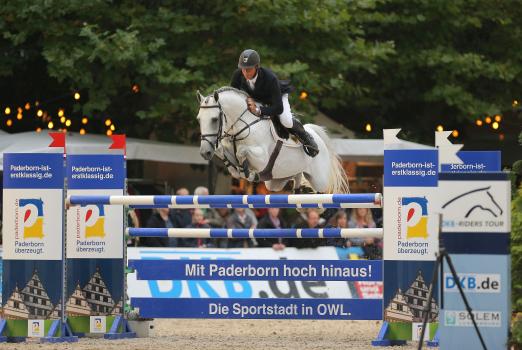 Foto: Weltmeister Jeroen Dubbeldam (NED) mit Quality Time bei der Paderborn Challenge - Fotograf: Stefan Lafrentz 