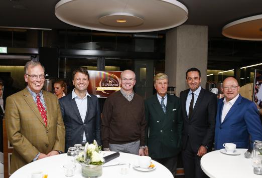 Foto: Vorstellung der J.J.Darboven Vereins-Initiative durch Fritz Otto-Erley (FN), Georg Ettwig (FN), Hubertus Schmidt, Albert Darboven (J.J.Darboven), Frank Hilgenberg (J.J.Darboven), Volker Wulff (EN GARDE) - Fotograf: Thomas Hellmann