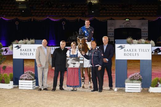 Foto: Felix Haßmann gewann die Baker Tilly Roelfs Trophy 2015. Es gratulieren Veranstalter Volker Wulff, sowie Ralf Gröning, Geoff Bares und Wolfgang Richter von Baker Tilly Roelfs (v.l.) - Fotograf: Thomas Hellmann