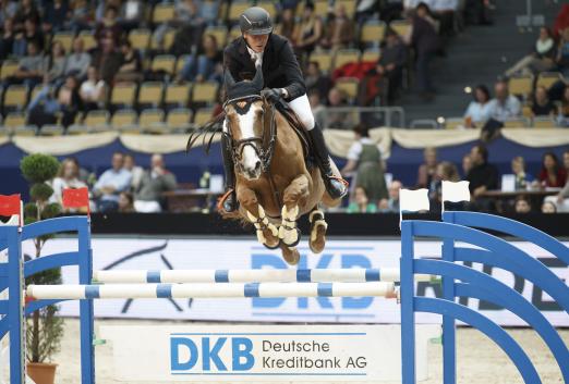 Foto: Sieger im Großen Preis der Deutschen Kreditbank AG David Will mit Mich Mac du Tillard (GER) - Fotograf: Sportfotos-Lafrentz.de