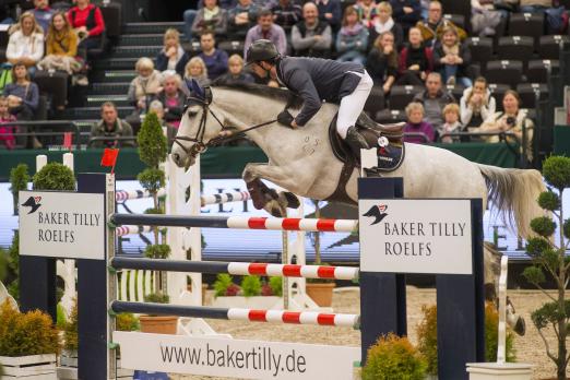 Foto: Felix Haßmann gewann mit SL Brazonado die Wertung zur Baker Tilly Roelfs Trophy in Leipzig - Fotograf: Sportfotos-Lafrentz.de