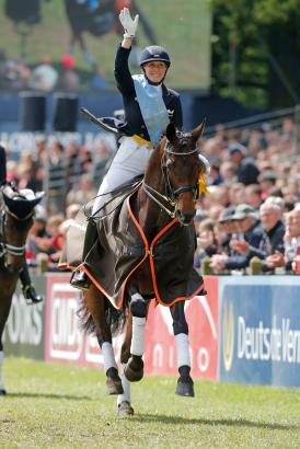 Foto: Dressur-Derbysiegerin 2015 Anabel Balkenhol - Fotograf: Sportfotos-Lafrentz.de