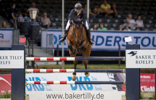 Foto: Peder Fredricson (SWE) H&M Zaloubet, Sieger in der Baker Tilly Roelfs Trophy auf dem Paderborner Schützenplatz - Fotograf: Sportfotos-Lafrentz.de