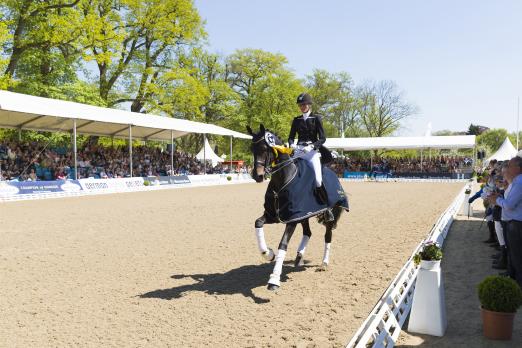 Foto: Caroline Wilm mit Elfado konnten 2016 die Klassik Radio Derby-Challenge gewinnen - Fotograf: Thomas Hellmann