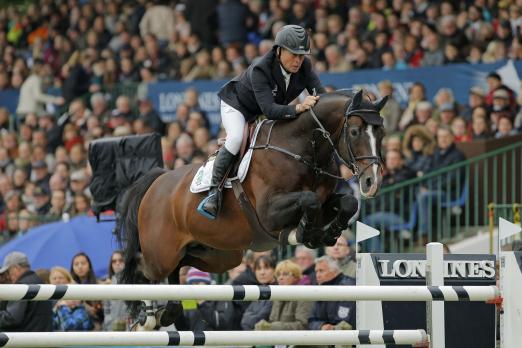 Foto: Rolf-Göran Bengtsson und Verbandshengst Casall Ask - Fotograf: Sportfotos-Lafrentz.de