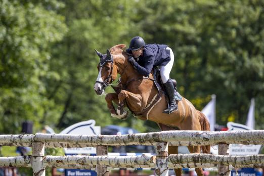 Foto: Benjamin Wulschner und Bangkok Girl PP gewannen die 1. Qualifikation zum 90. Deutschen Spring-Derby - Fotograf: Sportfotos-Lafrentz