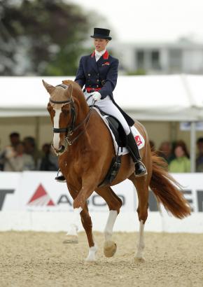 Foto: Laura Bechtolsheimer und Mistral Hojris - Fotograf: sportfotos-lafrentz.de