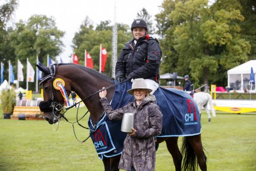 Foto: Erster Sieger am Donnerstag Philipp Schlaich mit Cassandro - Fotograf: Sportfotos-lafrentz