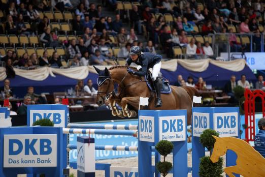 Foto: Weltmeisterin Simone Blum mit DSP Alice bei den MUNICH INDOORS in der Olympiahalle - Fotograf: Sportfotos-Lafrentz