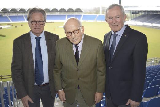 Foto: Hans Günter Winkler zwischen Frank Kemperman (links) und Carl Meulenbergh - Fotograf: CHIO Aachen/ Holger Schupp