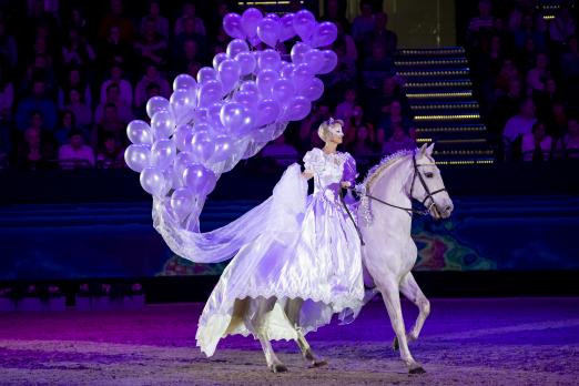 Foto: Ein buntes Potpourri aus Sport, Spaß und Spannung rund ums Pferd in der Leipziger Pferdenacht am Samstagabend - Fotograf: Sportfotos-Lafrentz