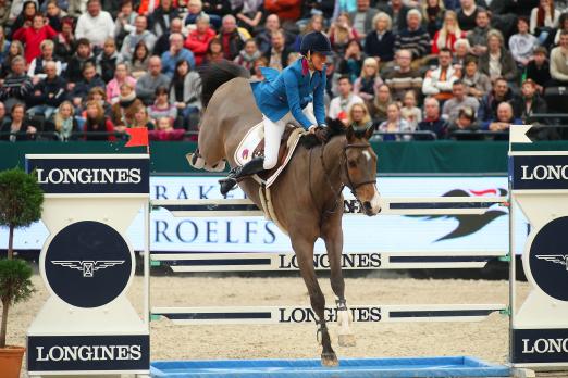 Foto: Ein Husarenstück gelang Luciana Diniz - die Portugiesin gewann bei der PARTNER PFERD mit Lennox die Qualifikation zur Weltcup-Prüfung. - Fotograf: Stefan Lafrentz