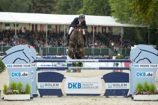Foto: Zweiter Streich in Paderborn: Julien Epaillard gewinnt auch die 5. Wertungsprüfung der DKB-Riders Tour mit Quatrin de la Roque - Fotograf: Stefan Lafrentz