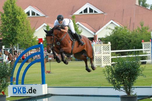 Foto: Auch der Derbyplatz wurde neu gestylt und der Sieger des Mecklenburger Jugendderbys von 2013, Philipp Makowei aus Timmendorf/Poel (Foto), will seinen Titel verteidigen. Foto: Jutta Wego 