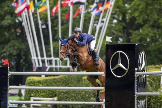 Foto: Der amtierende Europameister Peder Fredricson gewinnt das Mercedes-Benz Championat von Hamburg mit H&M All In - Fotograf: Sportfotos-Lafrentz
