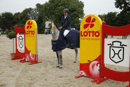 Foto: Felix Hassmann gewinnt die Lotto3plus1 Prüfung in Ehlersdorf - Fotograf: Stefan Lafrentz