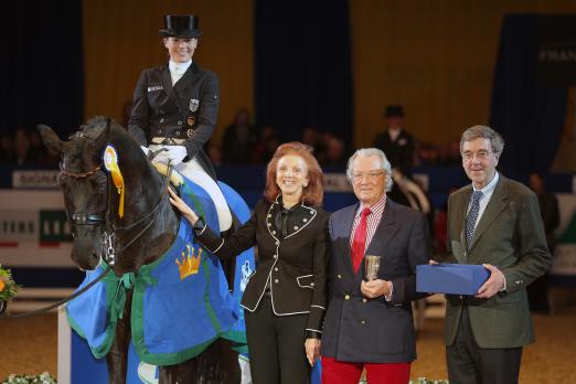 Foto v.l.n.r.: Kristina Sprehe, Marina und Toni Meggle, Dr. Jochen Berninghaus. - Fotograf: sportfotos-lafrentz.de