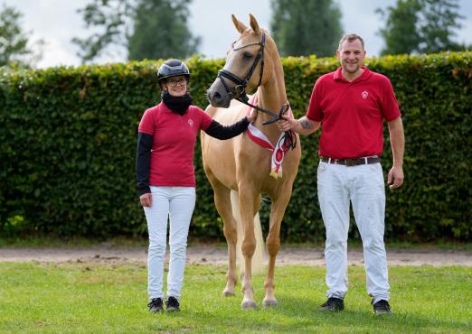 Foto: Siegerstuten der Reitponystuten - Fotograf: Reckimedia